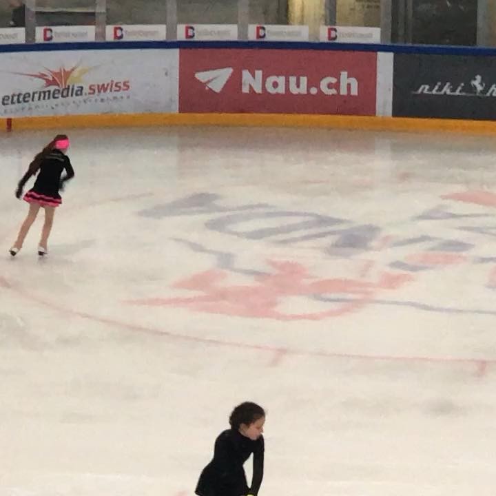 Erste Axel 🎉 #eiskunstlaufen #sportlovers #eiskunstlauf #twins #iceshow #skatergirl #iceskating #ice
