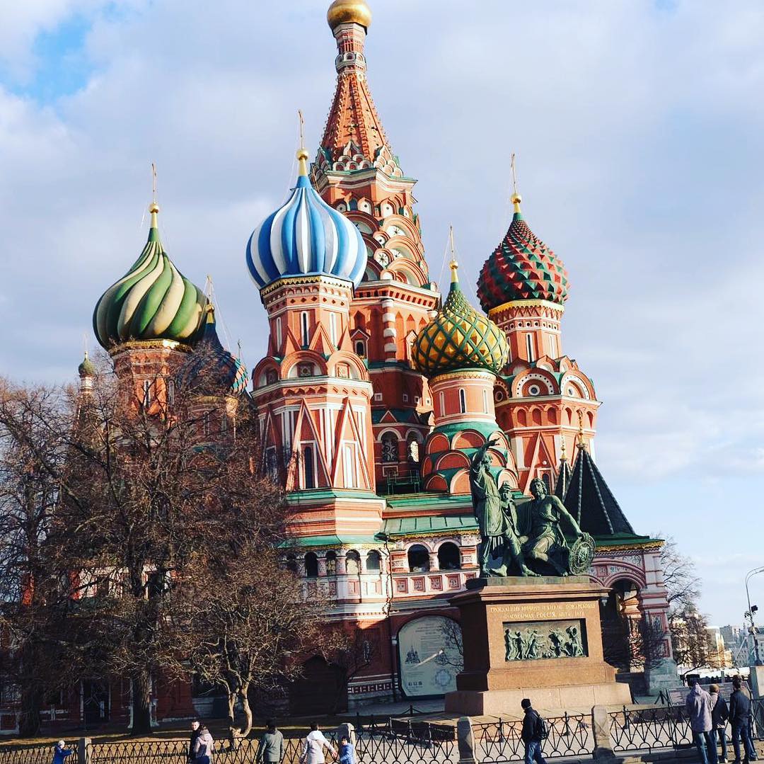 Moskau 😍#moscow #lovemoscow #russiangirlsgram #russland #twins #iceskating #iceskate #redhead #roter