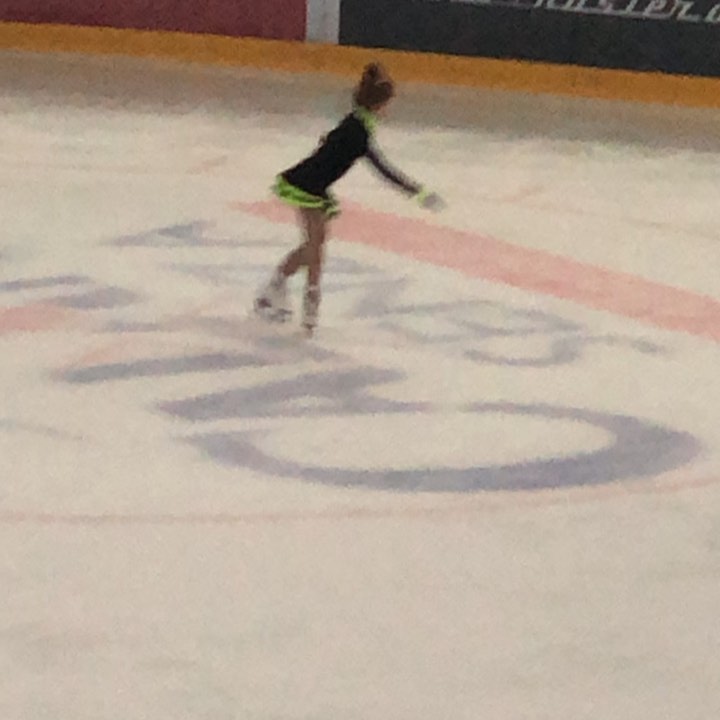 Noch nicht perfekt aber ich bleibe dran..#iceshow #iceskate #iceland #cool #spagat #sportswear #spor