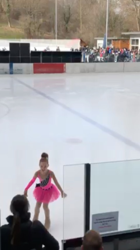 #loveit #twins #sisterlove #happyme #dress #glitter #iceskating #figureskater #risport #фигурноеката