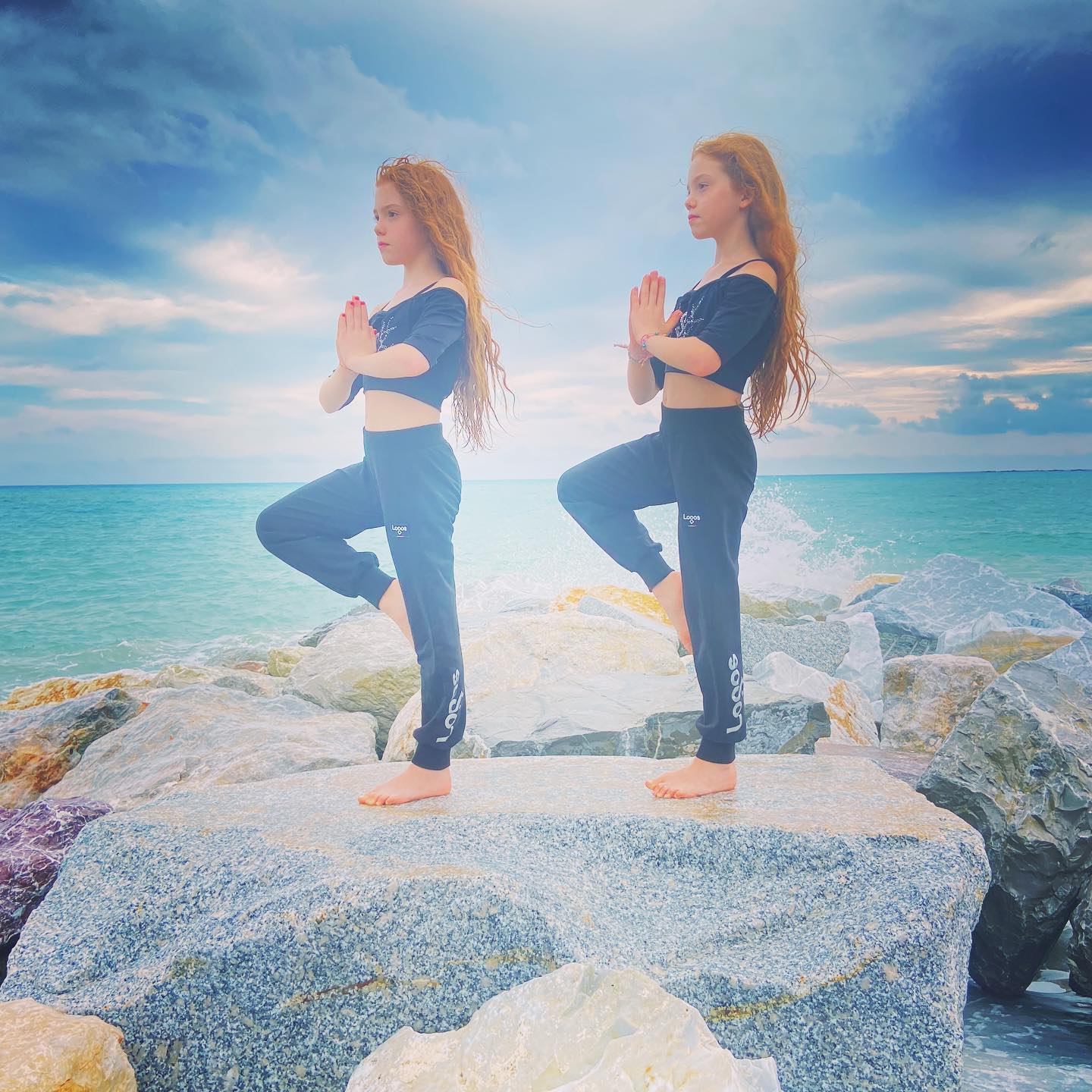 evening Yoga session with perfekt outfit from @logosmilano #logosmilano #logosmilanoambassador #aben