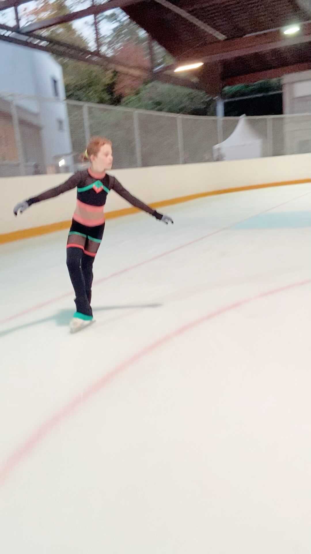 Training after the Training 😅 
#training #trainhard #figureskating #inn #elegant #twins #sisters