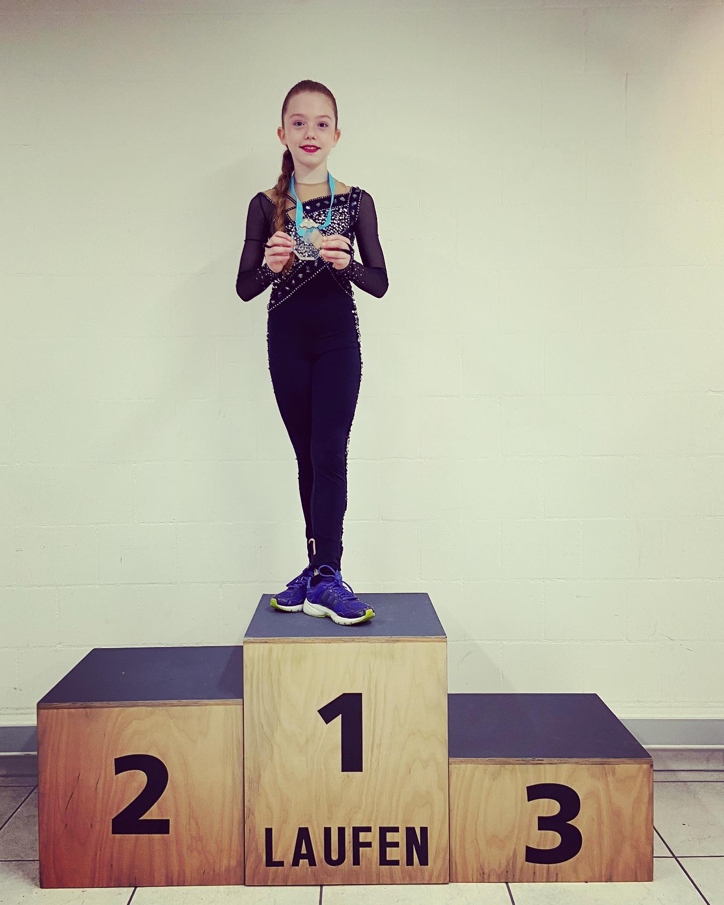 Ich bin so glücklich 😃 ich habe gewonnen 🏆was für eine Aufregung ❤️🥰 danke an meine Trainerin @garde