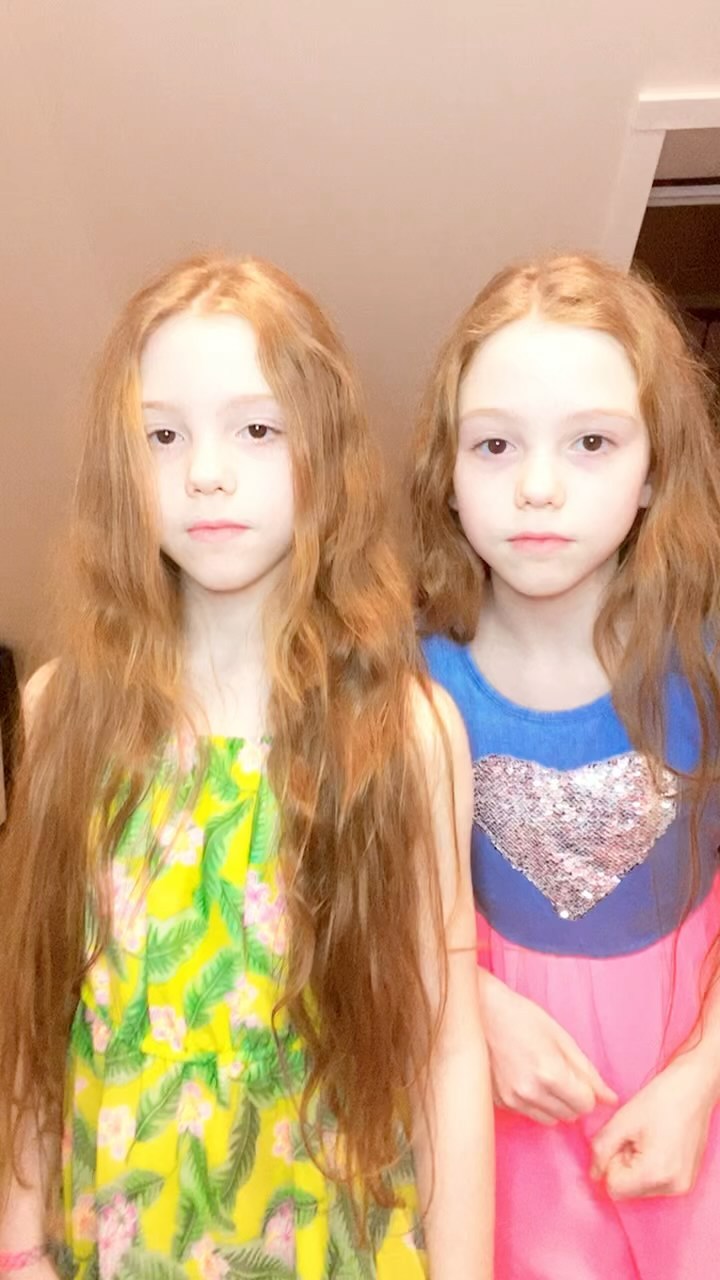 Wenn deine kleine Schwester dir die Show stiehlt 😂 habt ihr auch kleine Geschwister? #geschwister #s