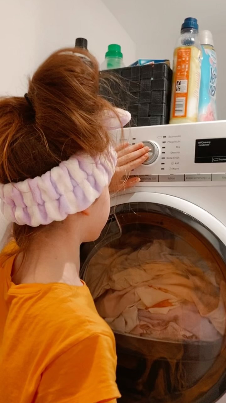 Unsere Mama liegt krank im Bett 🙁 jetzt übernehme ich mal die Wäsche 😅 drückt mir die Daumen 🤞#wäsch