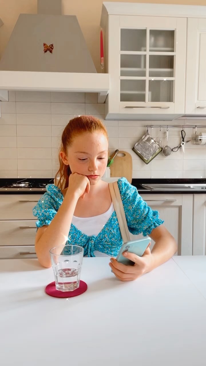 Sister Prank 😂
Who is the bad one?

#prank #sister #sisterprank #badsister #longhair #redhaired #cha