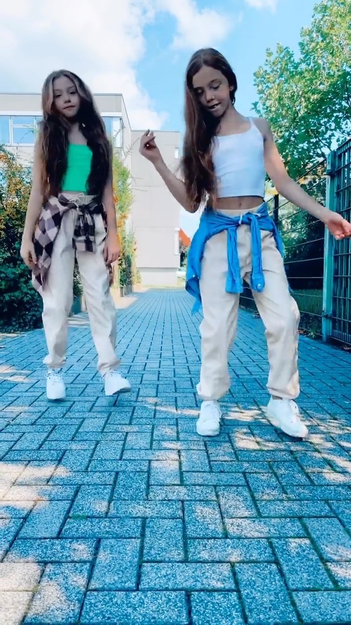 Letizia hat ihr Ziel leicht verfehlt 🤣
#foryou #fail #dance #funny