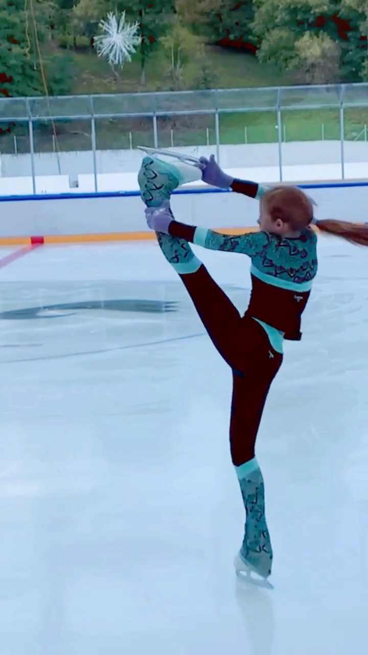 This vibe ✌🏼

#iceskating #eiskunstlauf #vibe