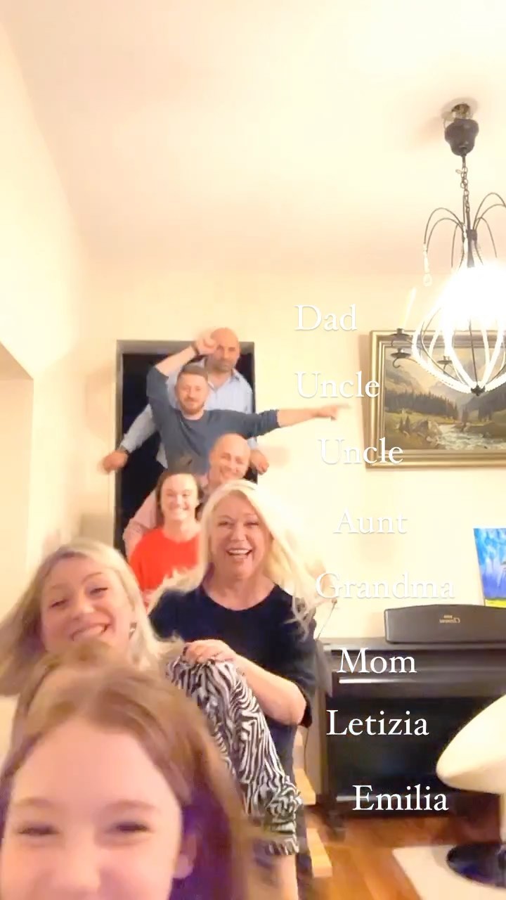 Our crazy family 😂😅
Merry Christmas to everyone 🎄🥰
we wish you all the best ❤️❤️

#merrychristmas #c
