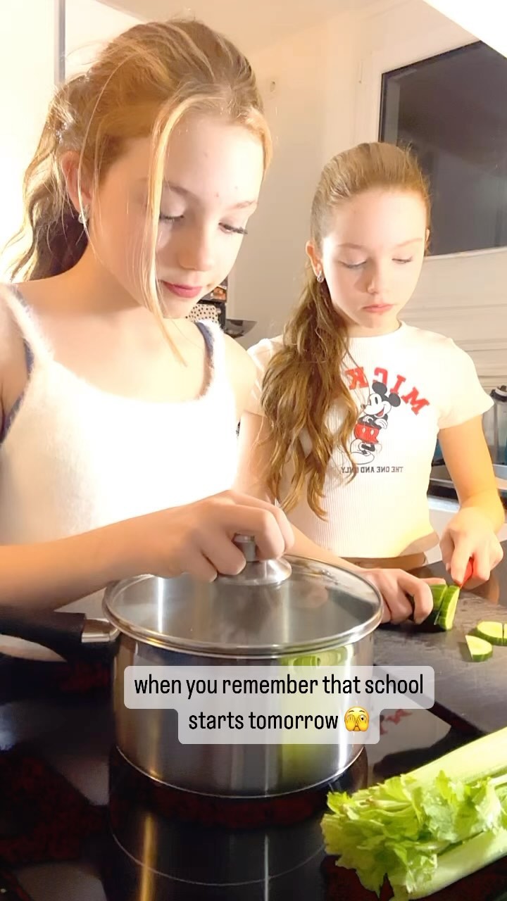 Na, wer freut sich auf die Schule??

#endofholidays #funny #comedy #explorepage