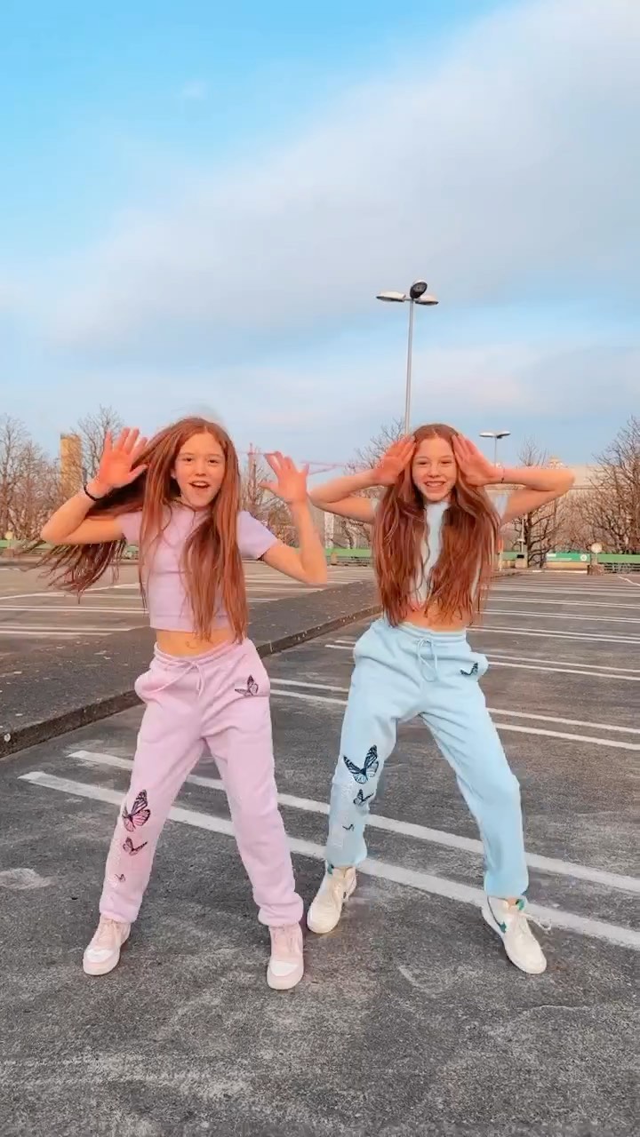 Thank you for 400K

#dancelive #dancechallenge #trendingreels #twins