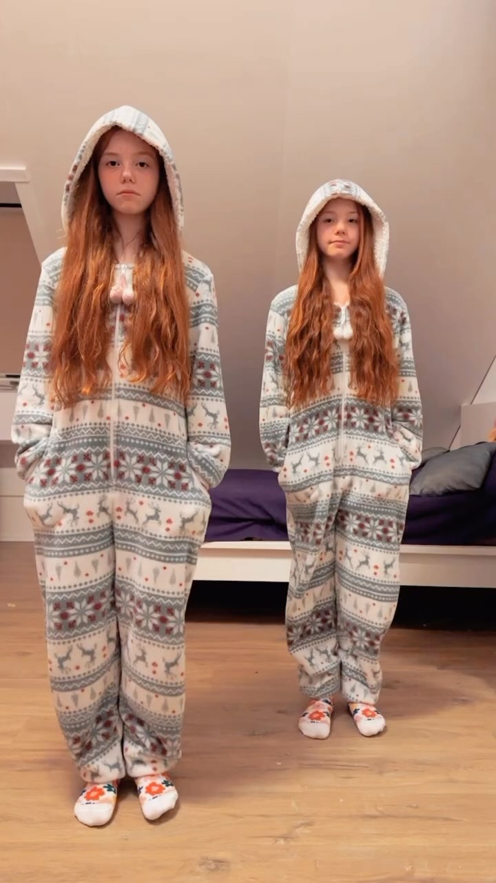 POV: when it’s midnight and you have to sleep but your brain making like this 😅

#trending #sisters