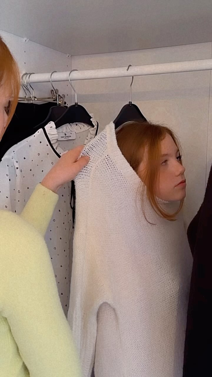 Pulli oder Bluse? 😂

#funnyvideos #twins #funnyreels #comedy #meme
