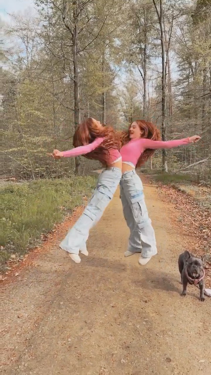 Gloria ihr Blick 😂 was denkt sie wohl?

#dancechallenge #dancers #frenchbulldog #dog