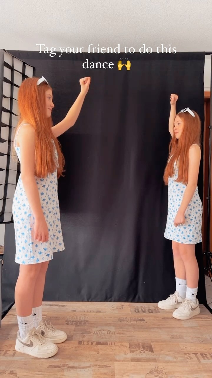 Tag your friend now 😁 
Have a nice day 🤗

#dancechallenge #dancetrends #twins #beautiful #gingerhair