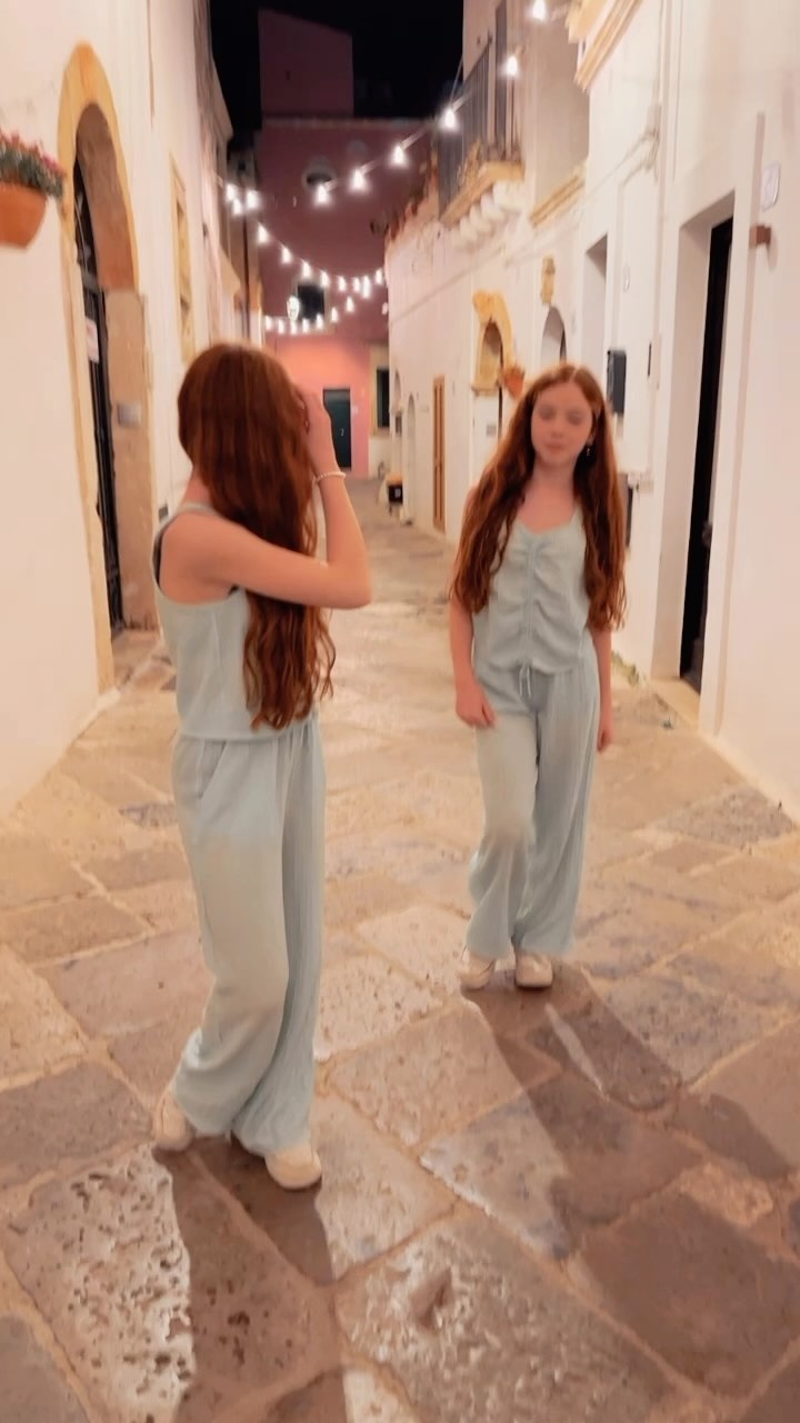 Einen wunderschönen Tag wünschen wir euch ❤️

#twins #beautiful #trending #dance #dancechallenge