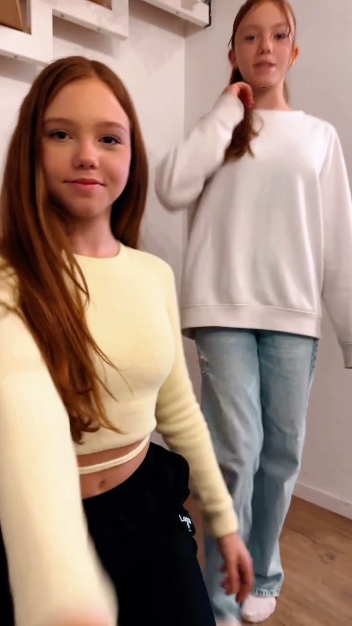 Gestern haben wir ein Päckchen von @logosmilano 🫶🏻 erhalten.
Wie findet ihr das Outfit? Wir lieben e