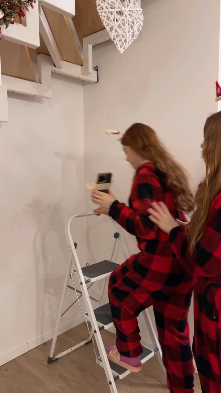 Einen schönen 3 Advent 🎄
Wann habt ihr euren Tannenbaum aufgestellt?

#trend #comedy #funny