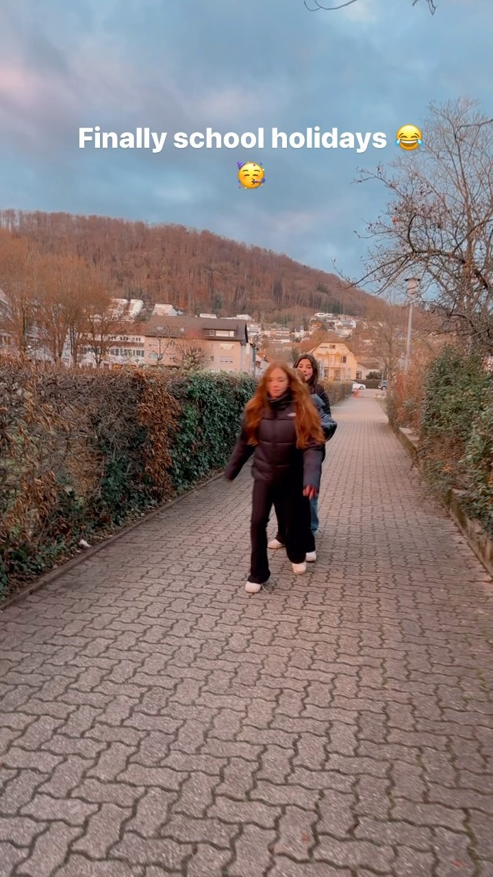 Emilia wird zum Breakdancer🤣

#dance #funny #comedy