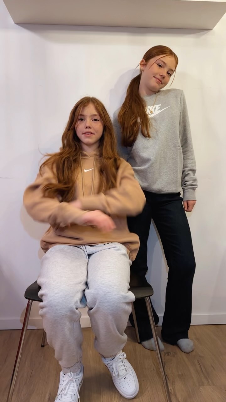 Wir wünschen euch frohe Weihnachten 🎁 

#christmas #transformation #style #twins