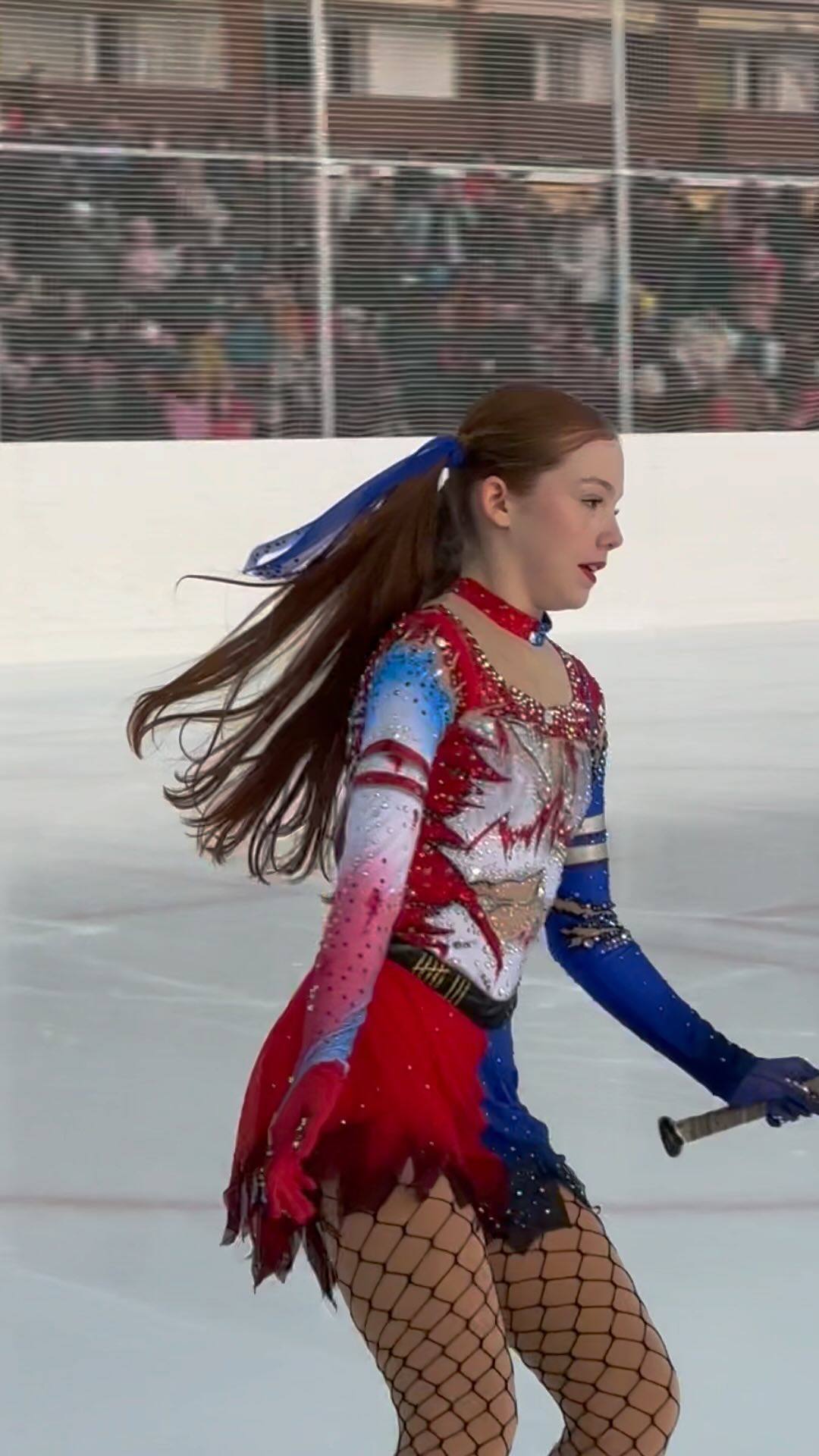 Wenn dein Programm wie Faust aufs Auge zu dir passt 😅

#sport #harleyquinn #fun #iceskaiting #skater