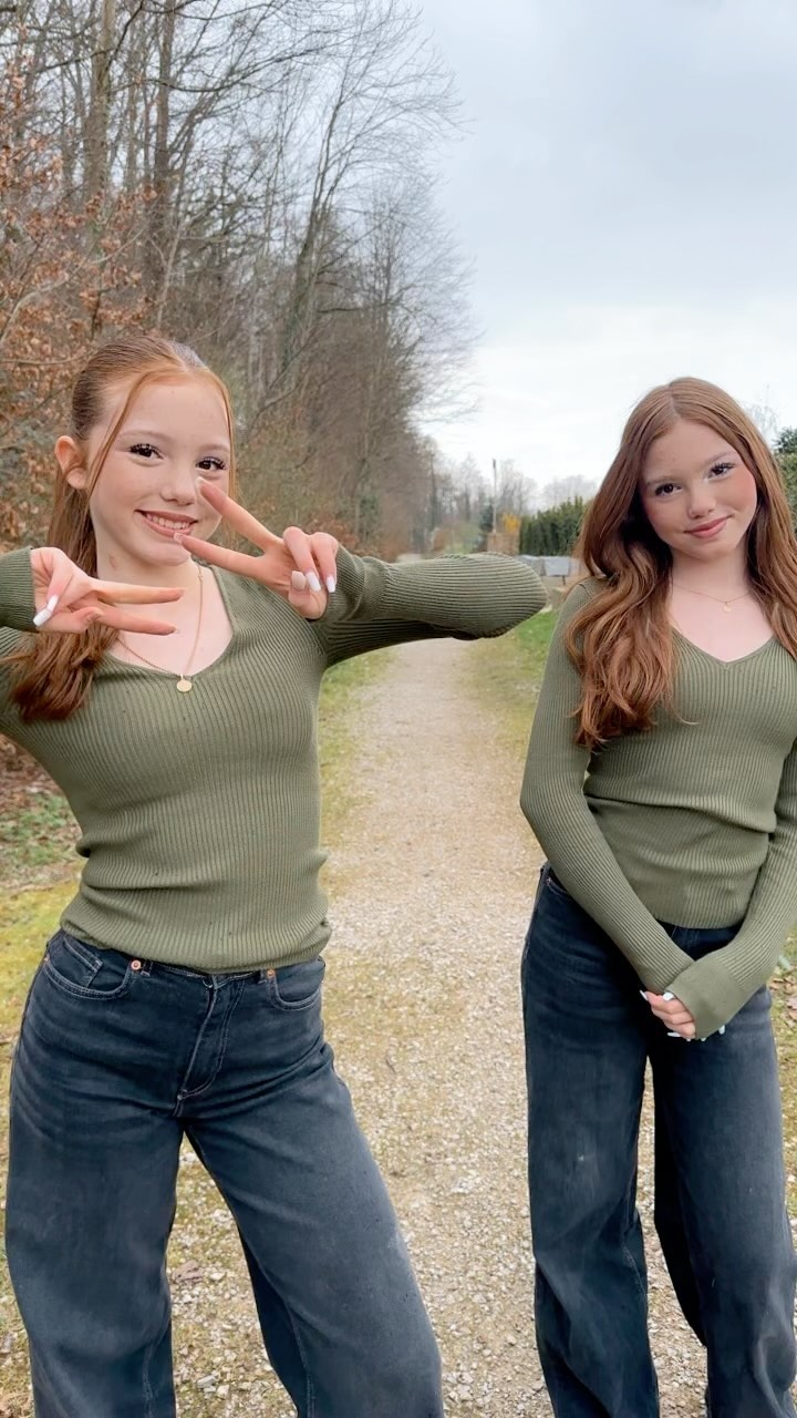 Hi 🫶🏻 

#dance #dancechallenge #beautiful #twins #feelings