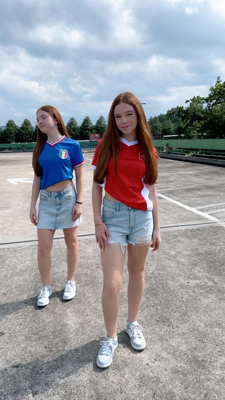 Hi 🫶🏻

#twins #dance #dancers #dancechallenge #beautiful #style #fyp #fypシ #fussball #em #em2024