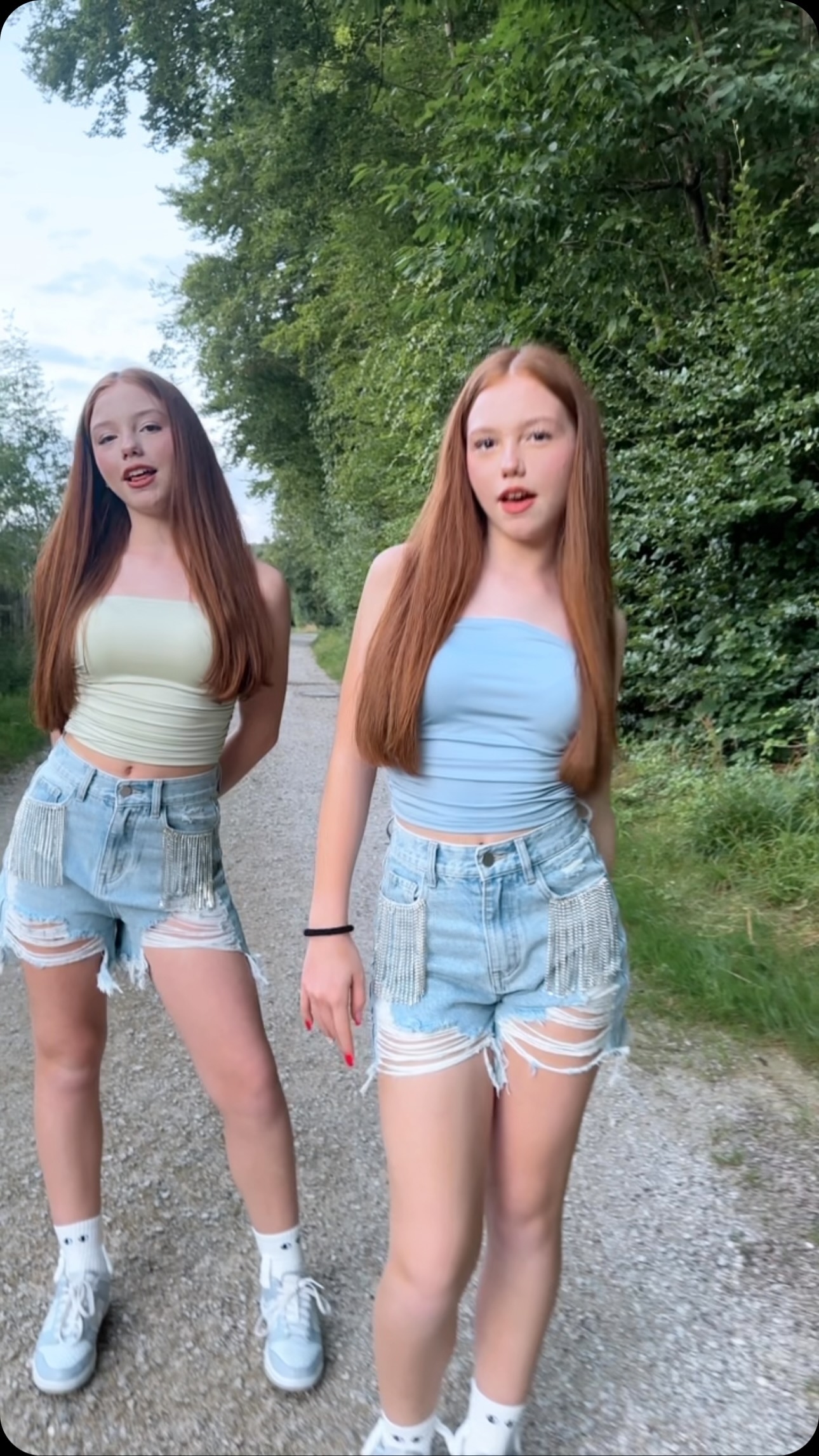 Smile 😃 

#trend #twins #fun #dance #fyp #fypシ #beautifull