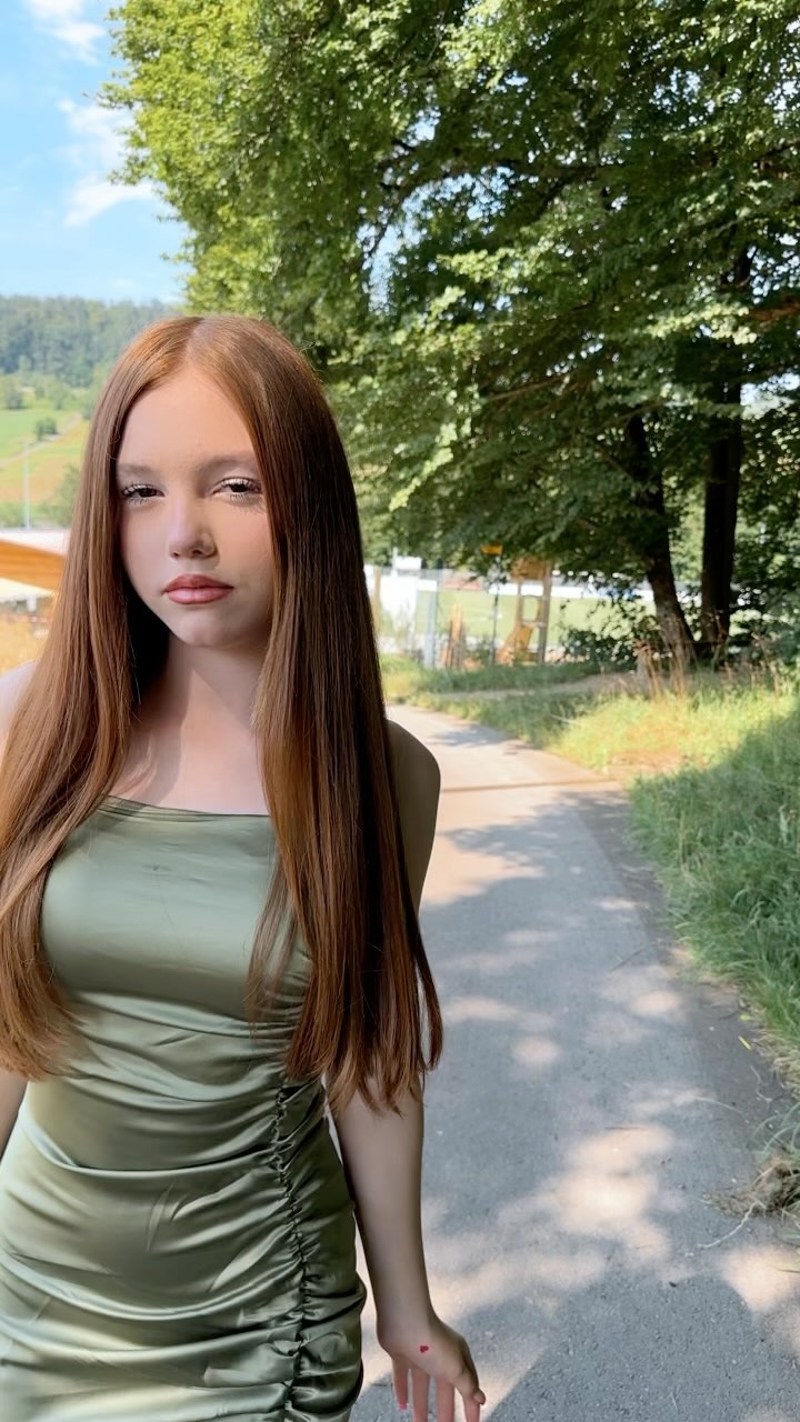 Heute sind wir auf einer Hochzeit eingeladen 🥰

#twins #dance #trendingreels #fun #happy #fyp #fypシ