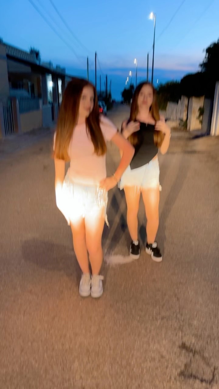 Wer hat noch Ferien?

#twins #fun #fypシ #trendingreels #beautiful #fyp #trend #viral #holiday #italy