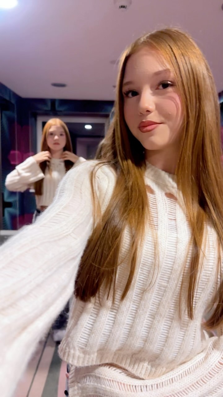 Wir sind angekommen im @nhow.berlin 🫶🏻

#twins #fun #sisters #fypシ #beautiful #dance