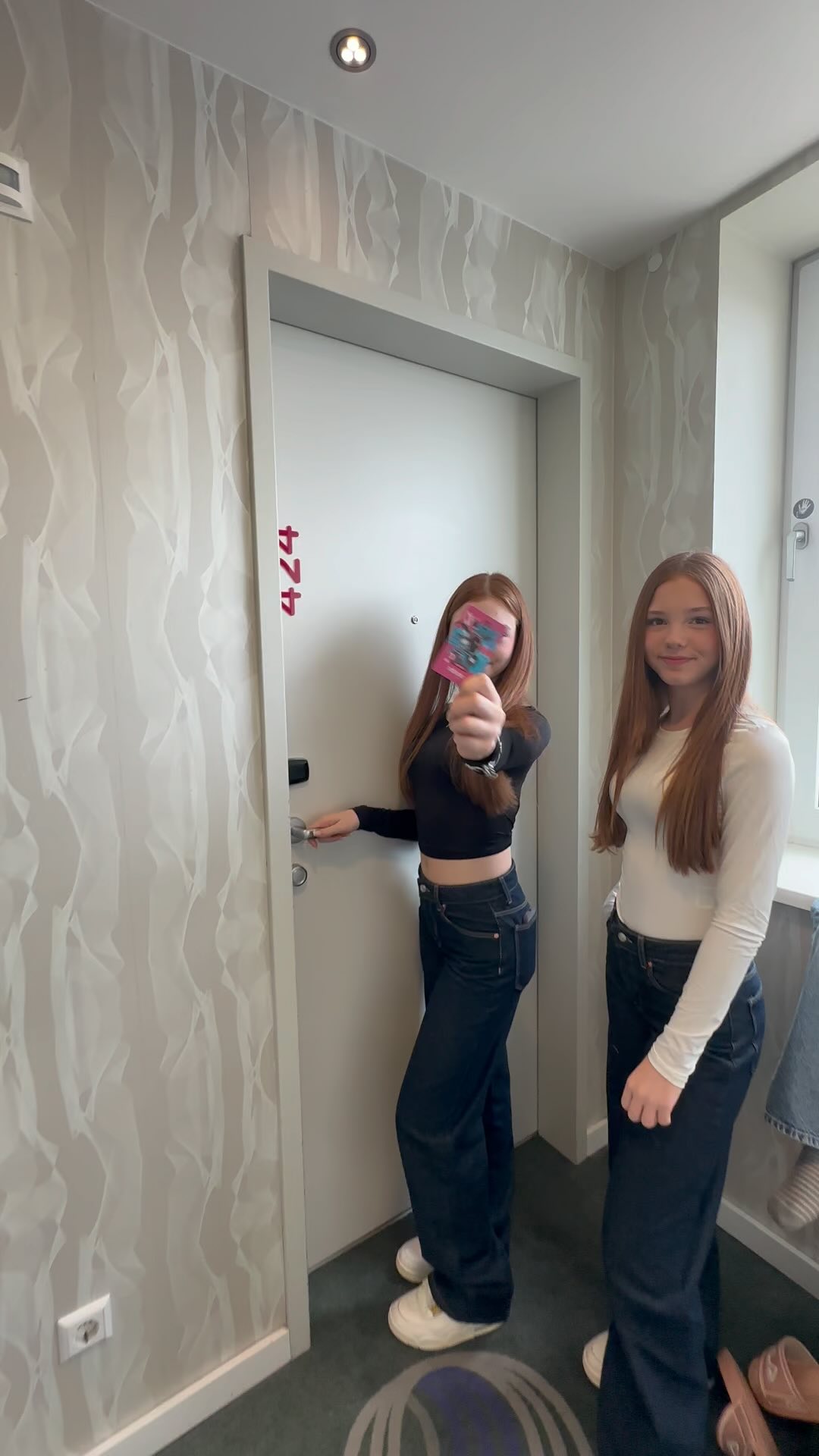 Unser Lieblingshotel @nhow.berlin 

#nhowberlin #nhow #berlin #vlog #twins #beautiful