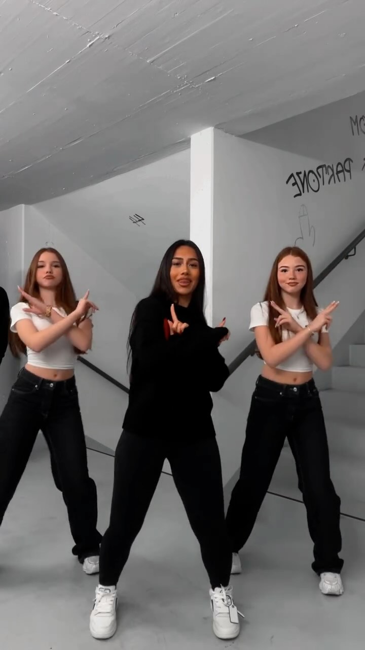 not my problem 😁

#twins #dance #beautiful #trendingreels #fyp #viral