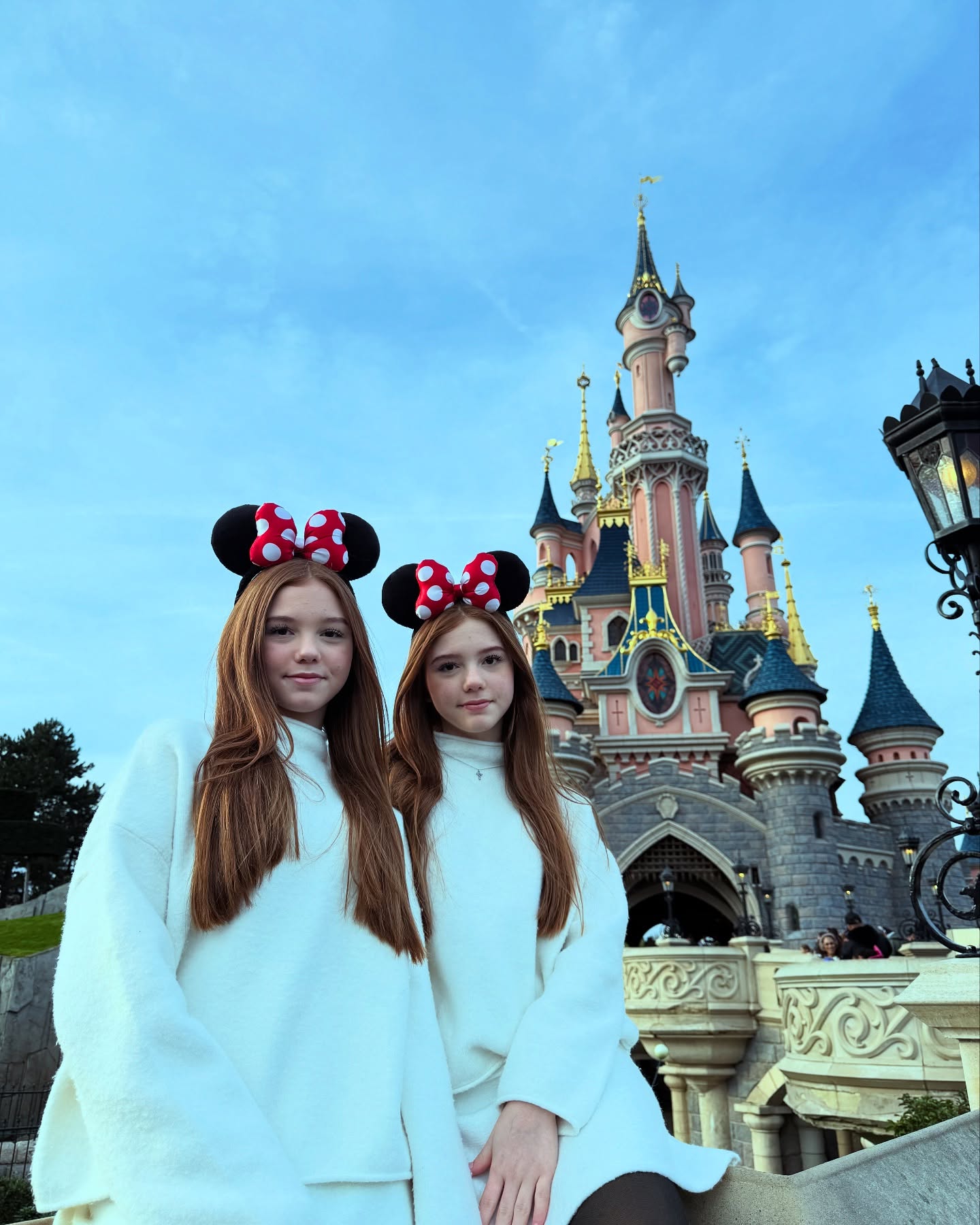 Wir hatten so viel Spaß 😍

#disneylandparis #disneylanddeutschland #disneyparks #twins #beautiful #p