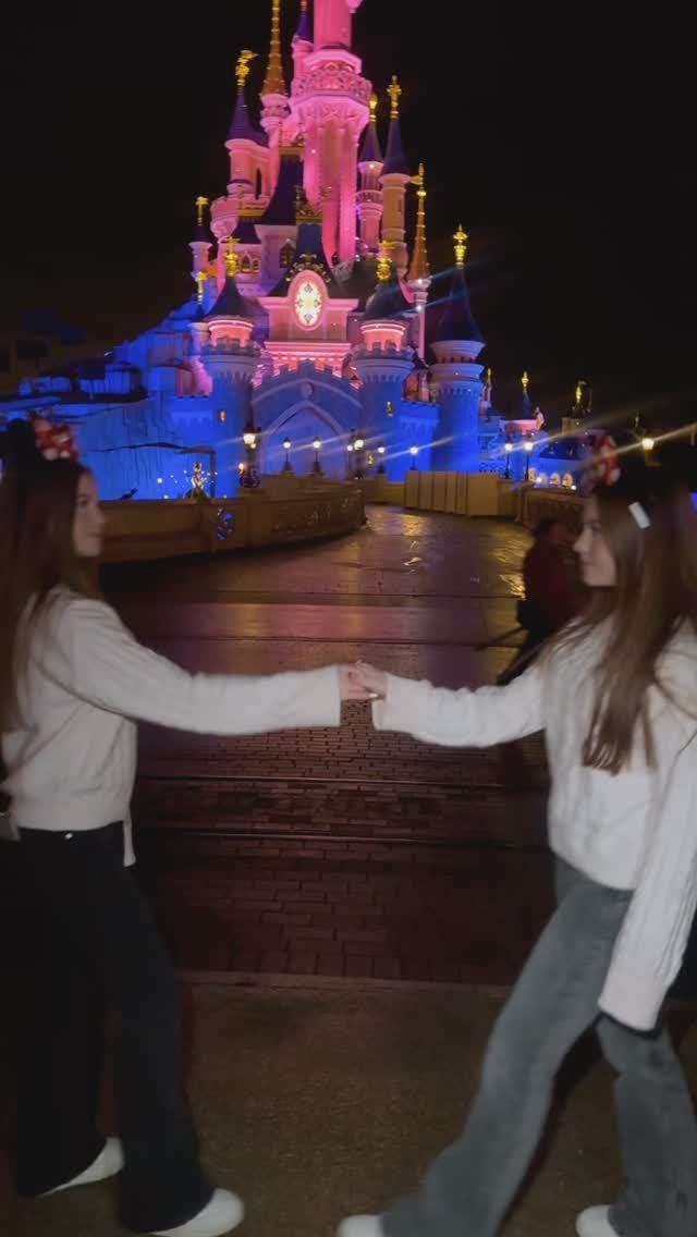⛄️

#paris 
#twins 
#beautiful