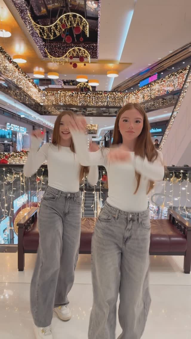 🫶🏻 #berlin #dance #fun #twins