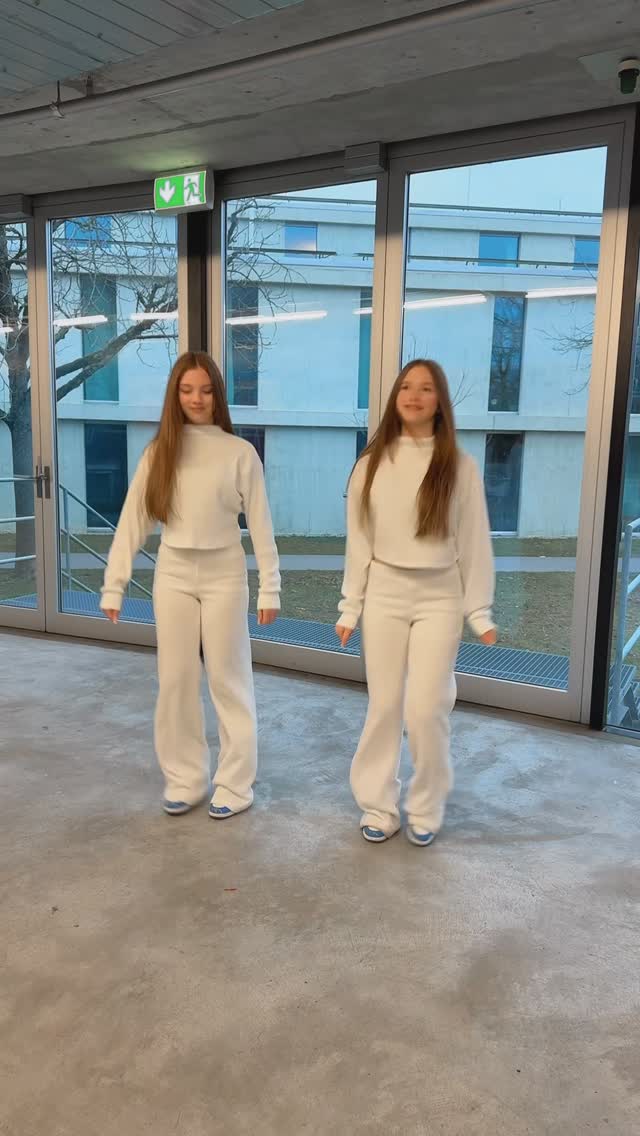 🫶🏻

#twins #trendingreels #fun #beautiful #dance #trend #fyp