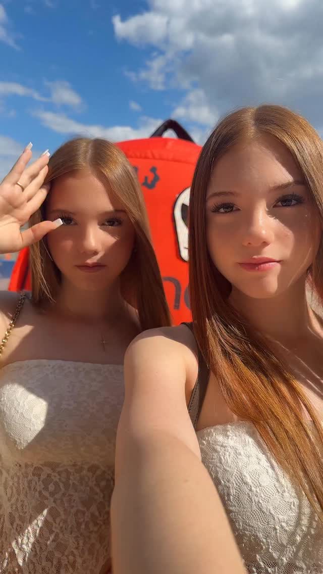 So cool hier 😍

@zalando 

#twins #fun #trendingreels #dance #trend #viral #beautiful