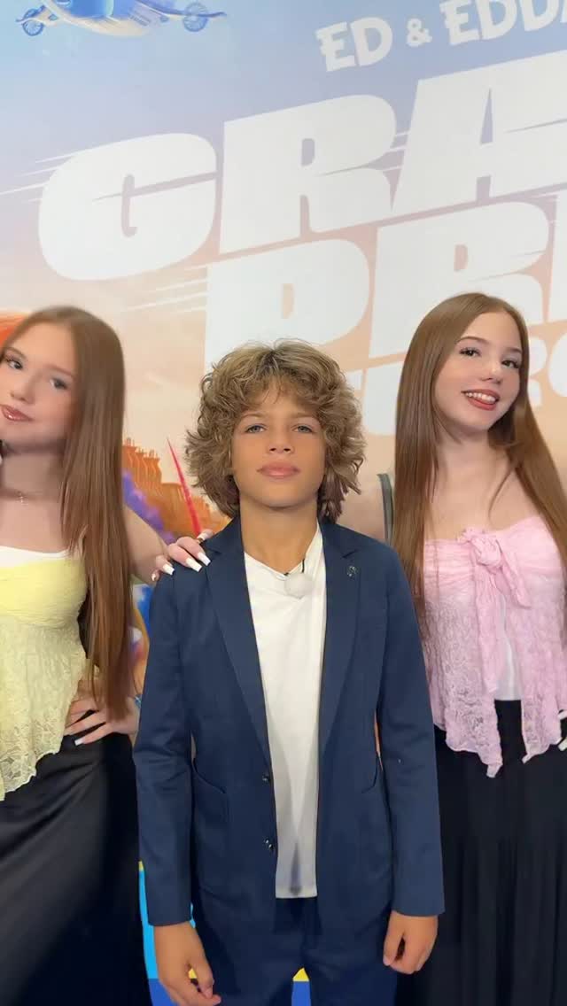 Wie süß ist er bitte 😍 @neo.maximilian 

@warnerbrosde 
#twins #fun #trendingreels #mackmagic #grand