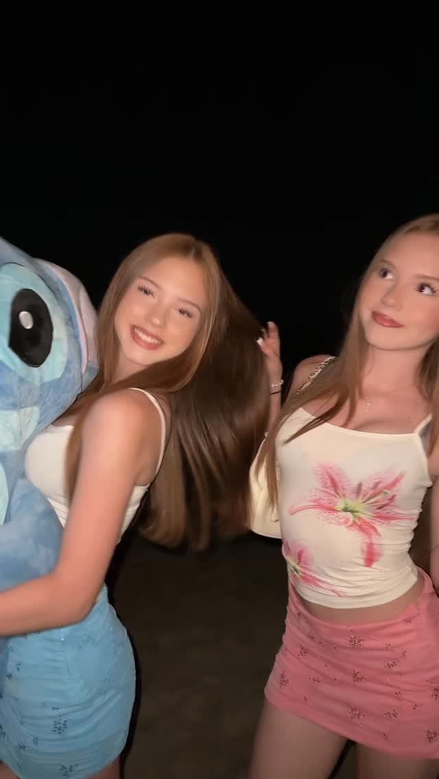 😍 
Was schätzt ihr, wie groß der Stitch ist? 

#twins #fun #trendingreels #beautiful #stitch #trend 