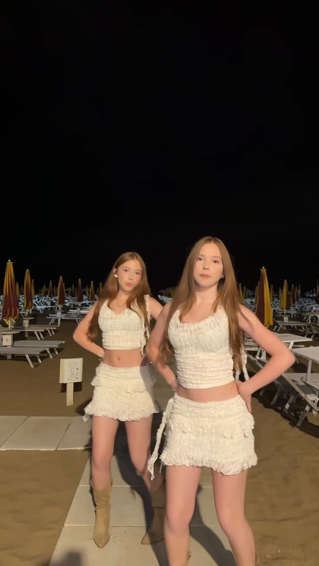 Wer hat es gesehen ⚡️?

 #twins #fun #beautiful #blitz #viral #trend #trendingreels