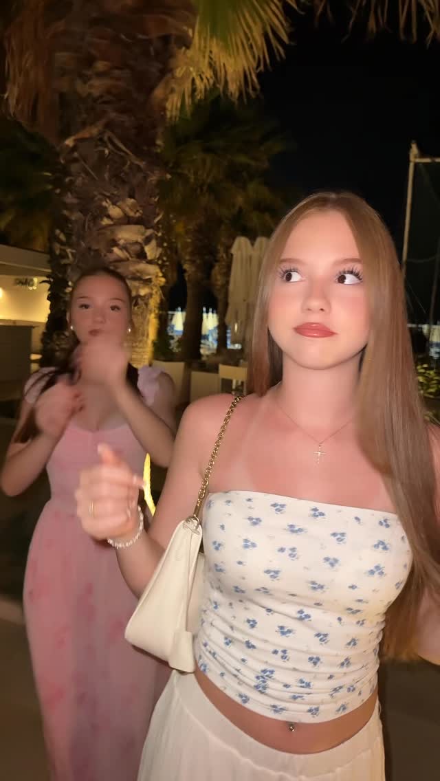 🫶🏻

#fun #beautiful #dance #trend #fypシ #twins #tredingreels