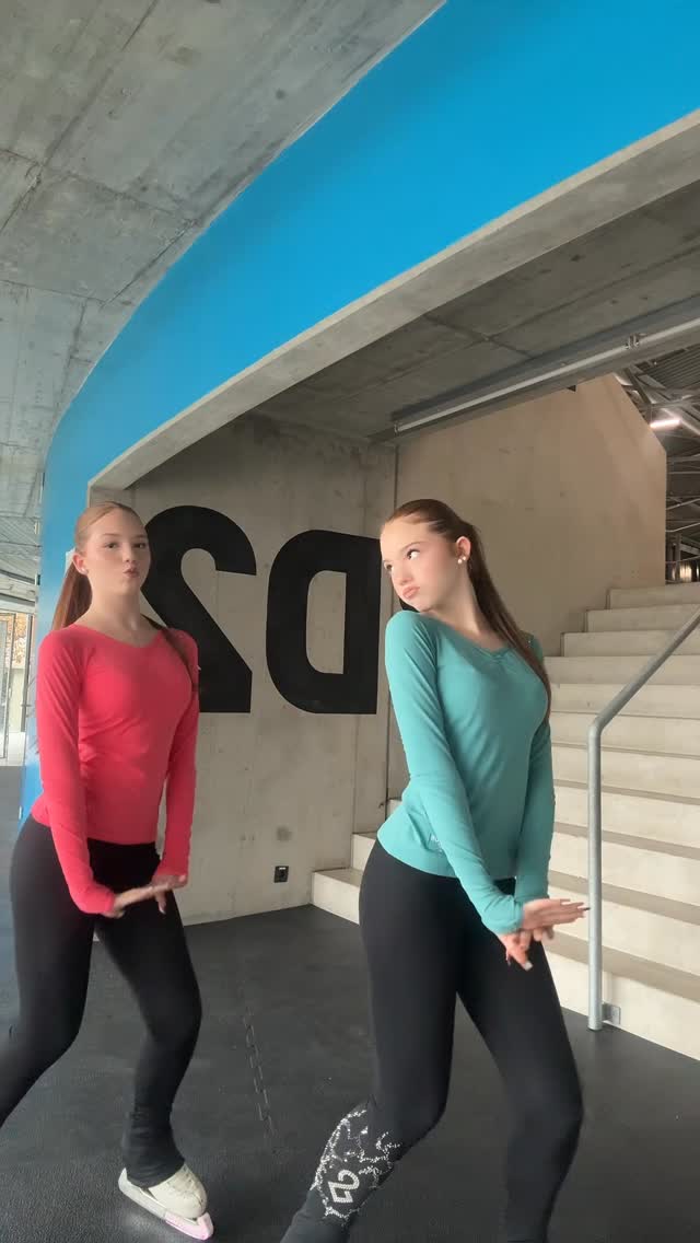 Endlich wieder Training 🫶🏻

#twins #fun #trendingreels #beautiful #dance #trend #iceskating