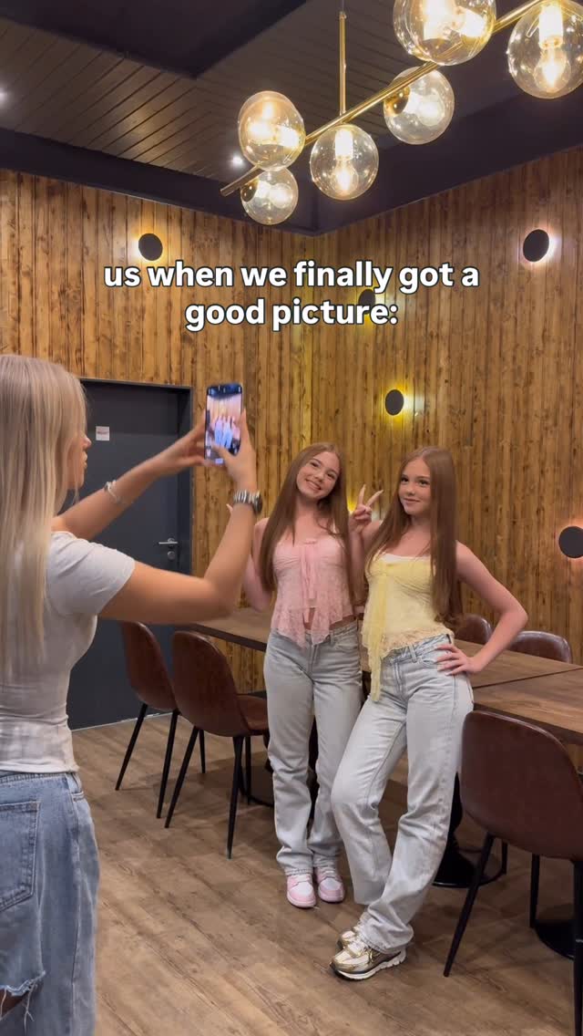 Now we can enjoy our day 😇 @twins_on_ice 

#friendsday #friendship #girlhood #joke #pic #takingpictu