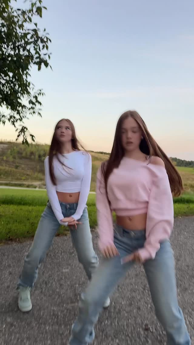 🫶🏻

#twins #fun #trendingreels #beautiful #dance #trend #fypシ