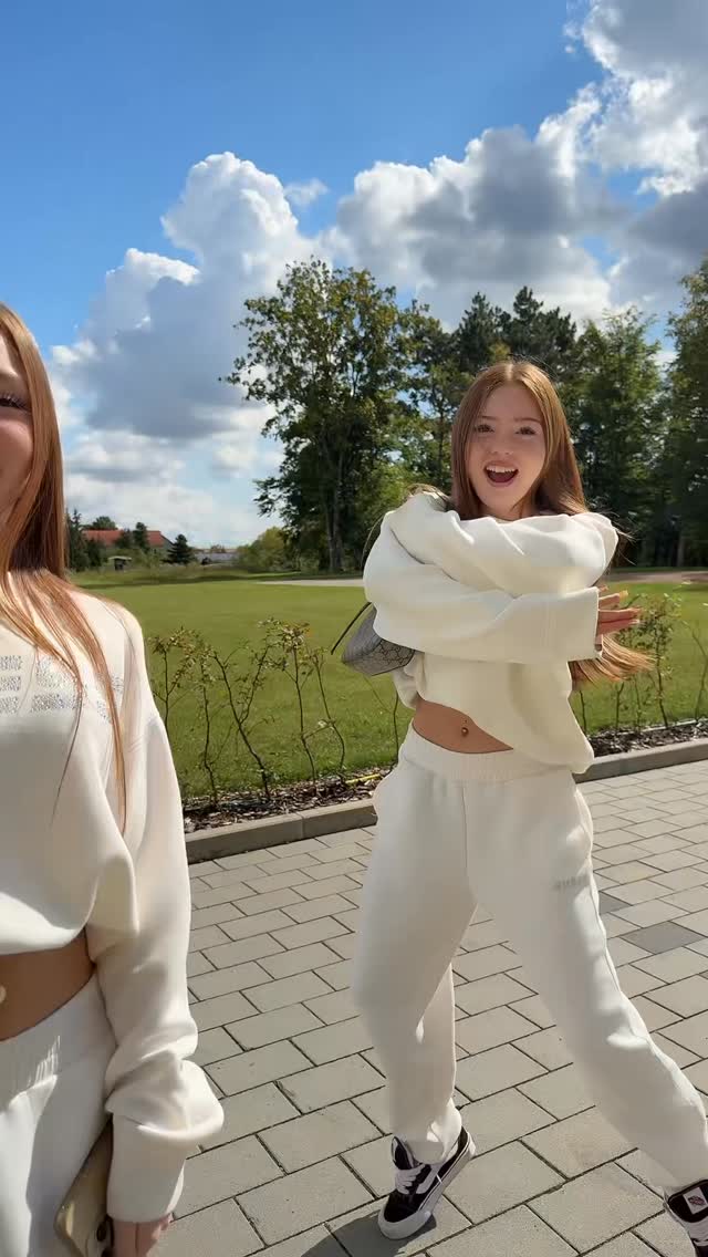 😅

#twins #fun #trendingreels #beautiful #trend #fypシ #viral #longhair