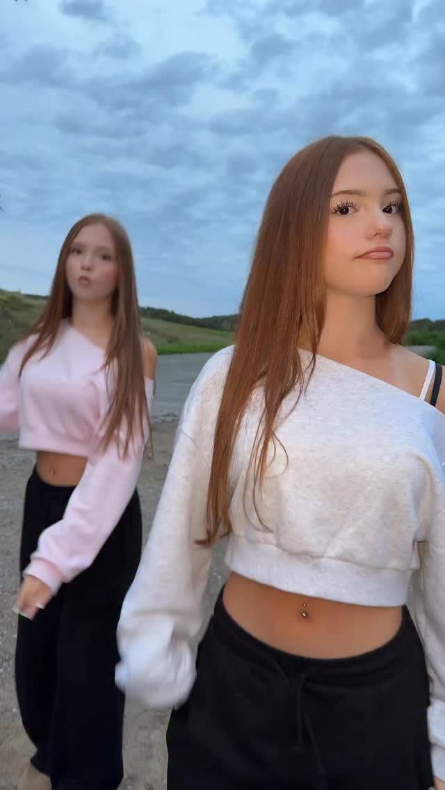 🫶🏻 

#twins #fun #trendingreels #beautiful #dance #fypシ