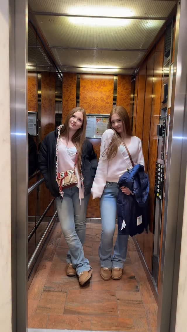 🫶🏻

#twins #fun #trendingreels #beautiful #trend #transition #outfits