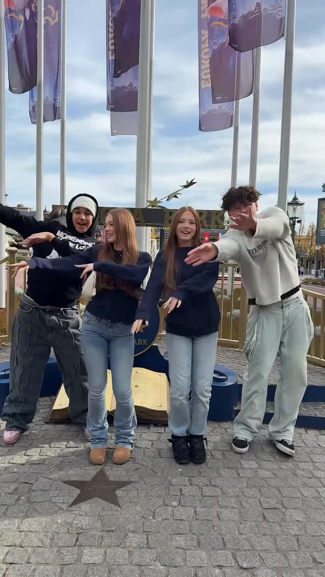 Gute Laune 😝

#twins #friends #europapark #fun #funny