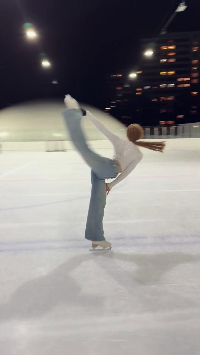 🫶🏻

#iceskating #fun #trendingreels #sport #twins #beautiful #figurskating